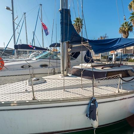 Pequeno Velero En Port Forum Ideal Para Backpackers Сан-Адріа-де-Бесос Екстер'єр фото
