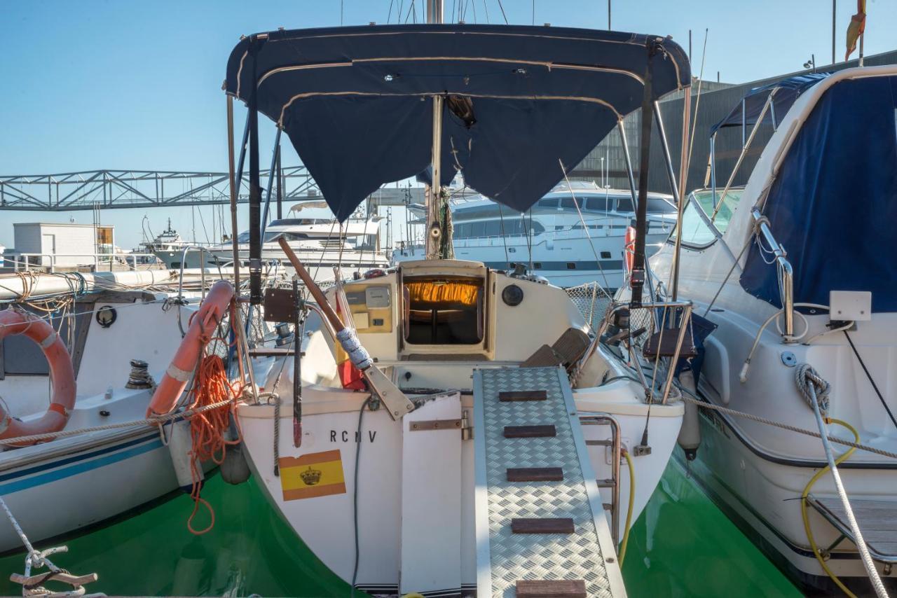 Pequeno Velero En Port Forum Ideal Para Backpackers Сан-Адріа-де-Бесос Екстер'єр фото